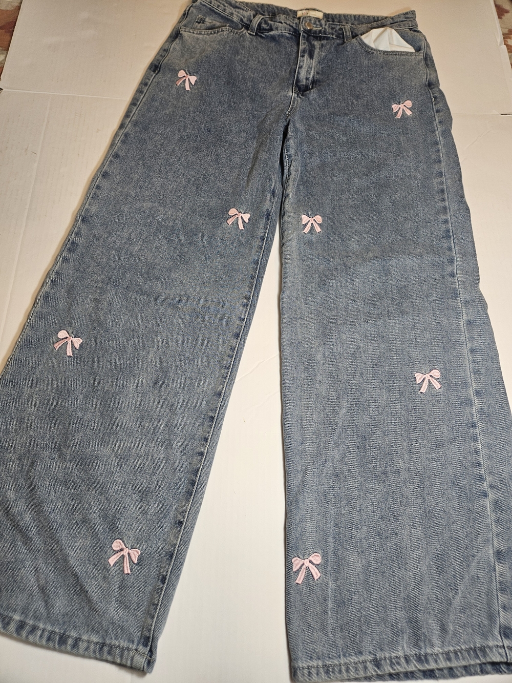 1030 T.E.N.T.H.I.R.T.Y Women's Straight Leg Blue Denim Jeans Pink Bow 13/31 - Picture 2 of 9